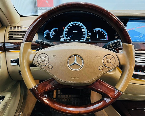 Mercedes-Benz S350 23 of 27