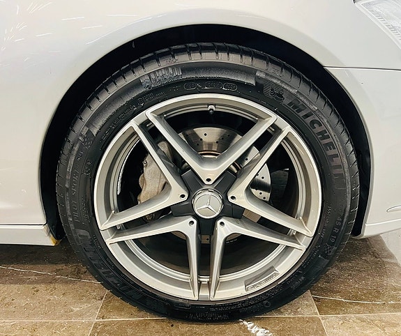 Mercedes-Benz S350 4 of 5
