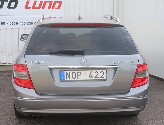 Mercedes-Benz C180 4 of 5