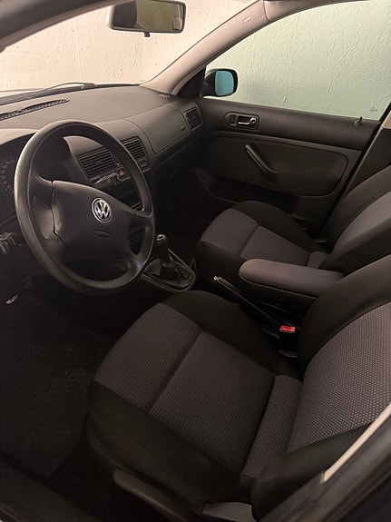 Volkswagen Golf IV 2 of 6