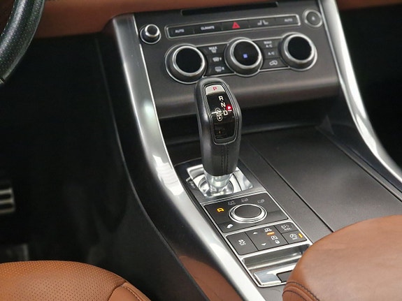 Land Rover Range Rover Sport 16 of 26