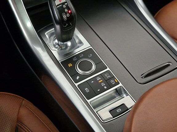 Land Rover Range Rover Sport 17 of 26