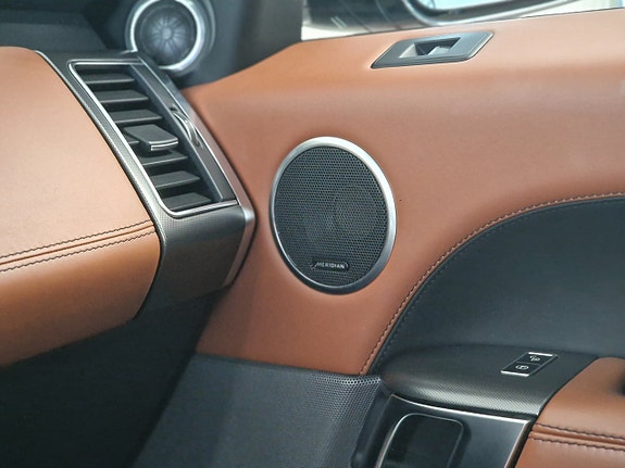 Land Rover Range Rover Sport 18 of 26