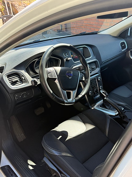 Volvo V40 5 of 5