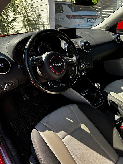 Audi A1 3 of 5