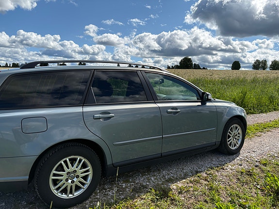 Volvo V50 2 of 5
