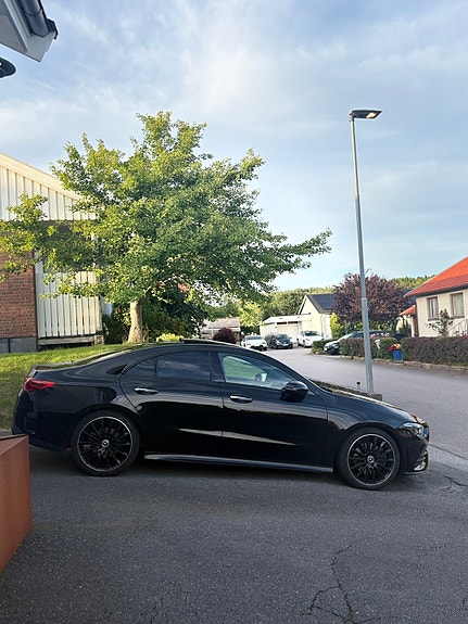 Mercedes-Benz CLA220 d 2 of 5
