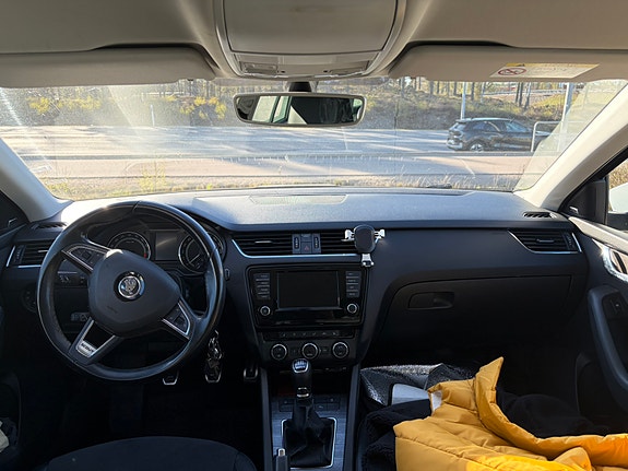 Skoda Octavia Scout 4 of 4