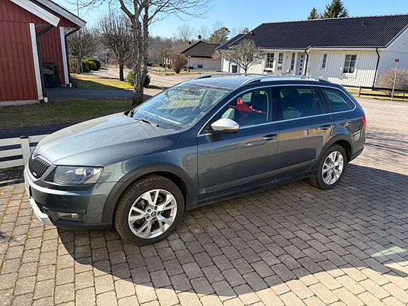 Skoda Octavia Scout 3 of 4