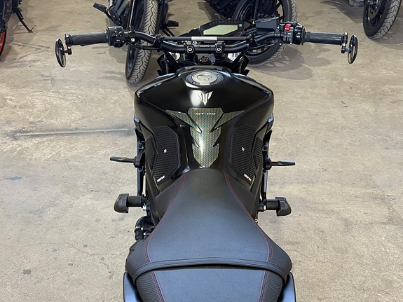 Yamaha MT-09 Akrapovic Helsystem 0kr insats . Räntekampanj 3,45% 11 of 11