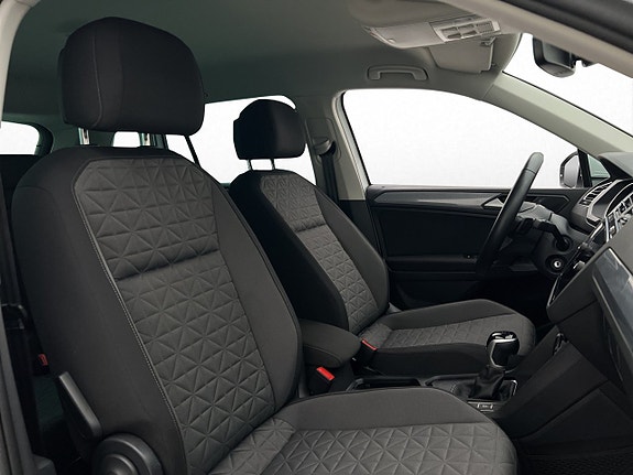 Volkswagen Tiguan 14 of 30