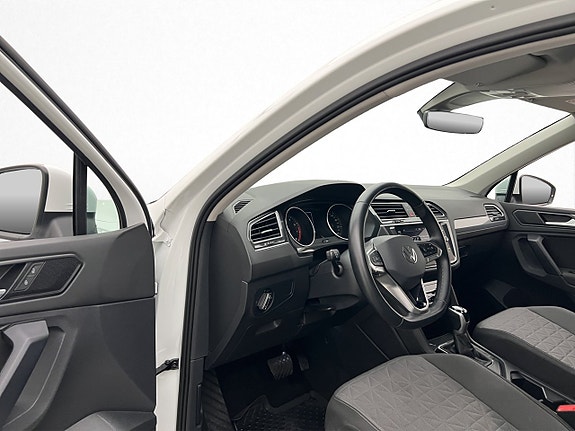 Volkswagen Tiguan 11 of 30