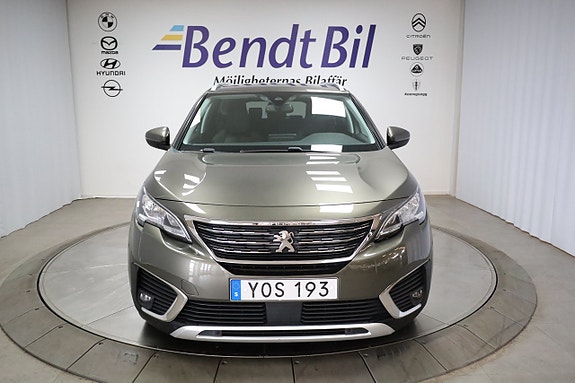Peugeot 5008 2 of 5