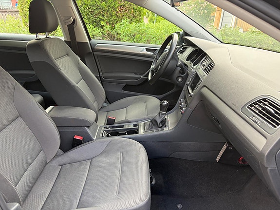 Volkswagen Golf VII 11 of 14