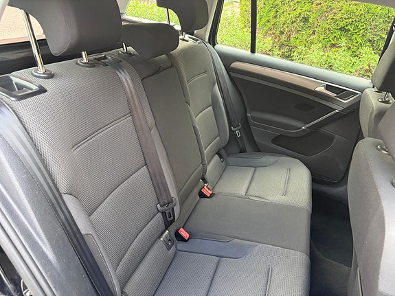 Volkswagen Golf VII 12 of 14