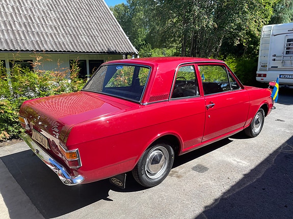 Ford Cortina 3 of 5