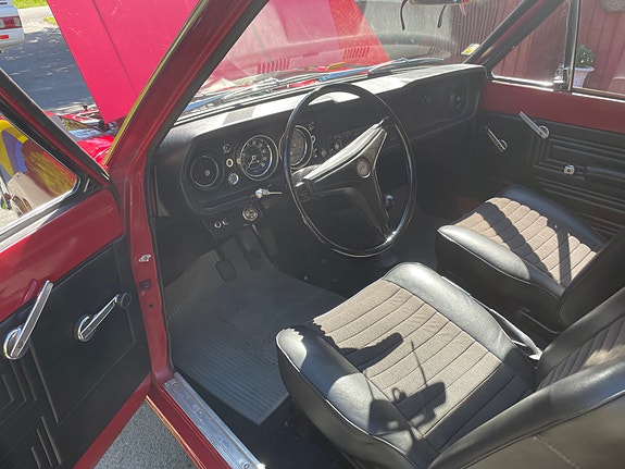 Ford Cortina 9 of 12