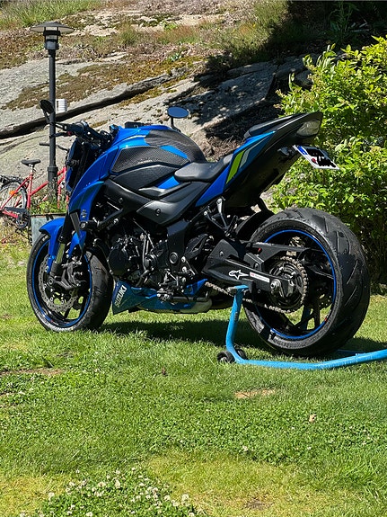 Suzuki GSX-S750 3 of 3