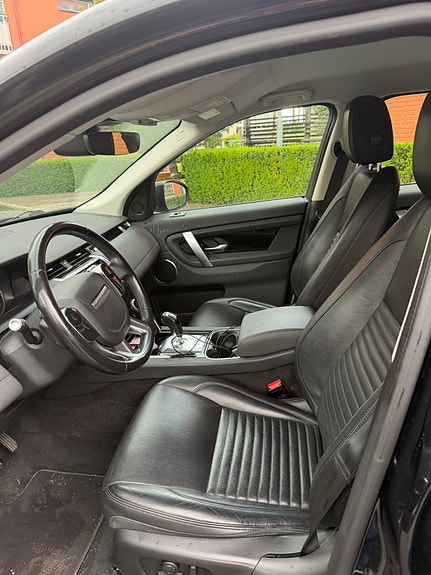 Land Rover Discovery Sport 2 of 5