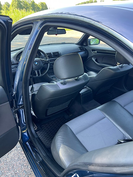 BMW 320i 7 of 11