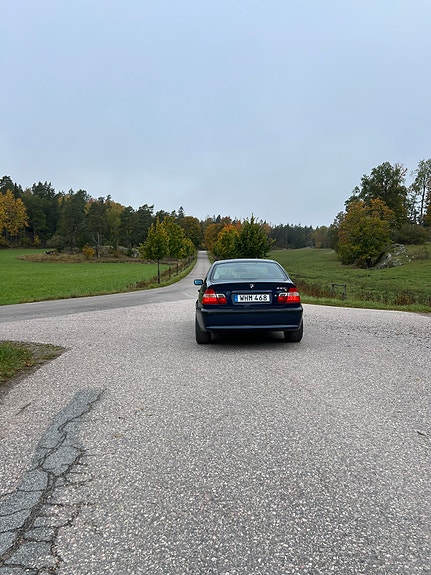 BMW 320i 9 of 11