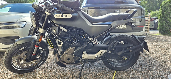 Husqvarna HUSQVARNA SVARTPILEN 401 3 of 5