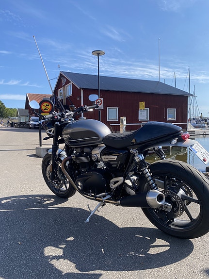 Triumph SPEED TWIN 2 of 3