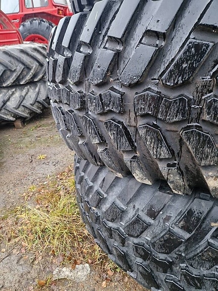 Alliance Multiuse 550.  600/65R38 2 of 4