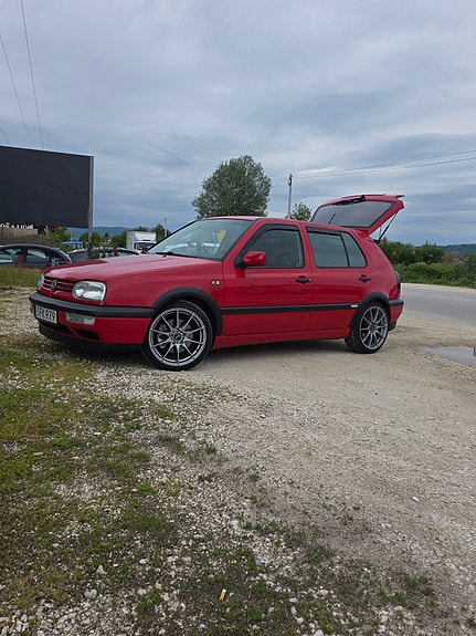 Volkswagen Golf III 2 of 5