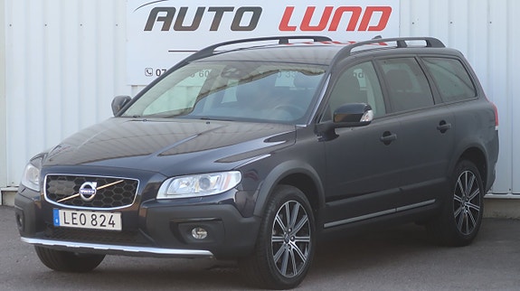 Volvo XC70 2 of 5