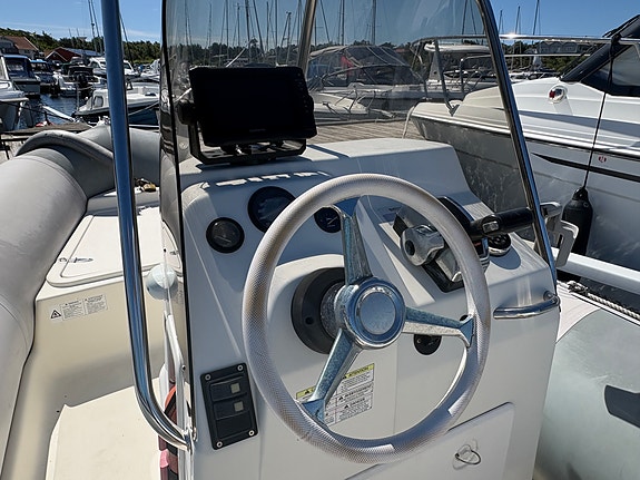 Zodiac Pro Open 550 3 of 12
