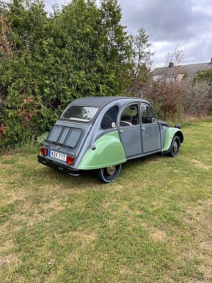 Citroen 2CV 7 of 12