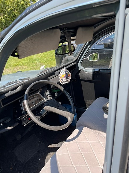 Citroen 2CV 5 of 12