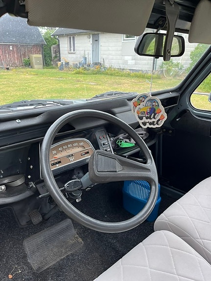 Citroen 2CV 9 of 12