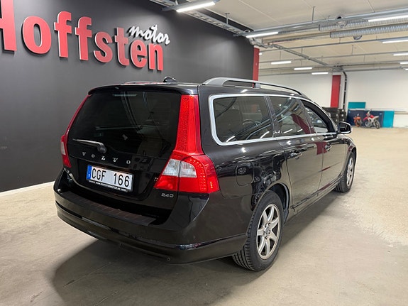 Volvo V70 3 of 21