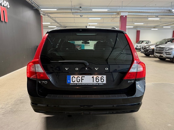 Volvo V70 4 of 21
