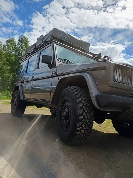 Mercedes-Benz GD300 2 of 5