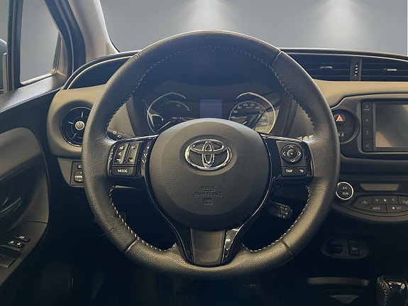 Toyota Yaris 12 of 23
