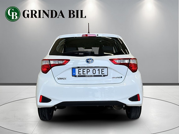 Toyota Yaris 3 of 23