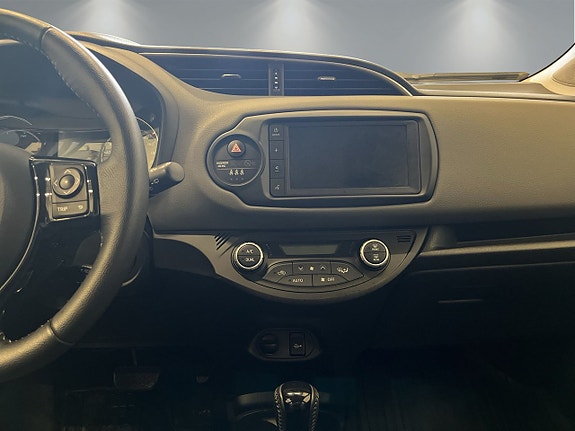 Toyota Yaris 11 of 23