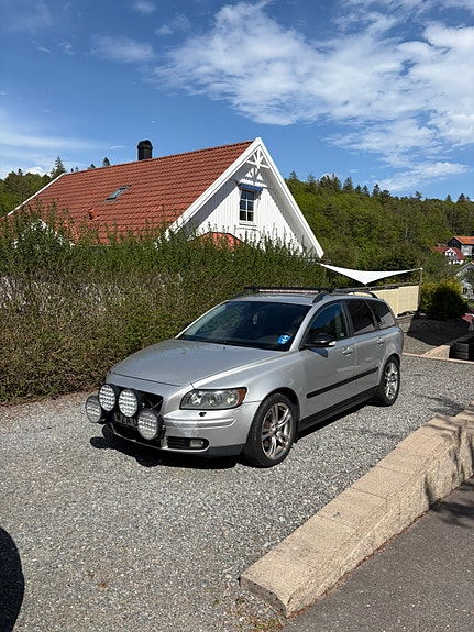 Volvo V50 3 of 3