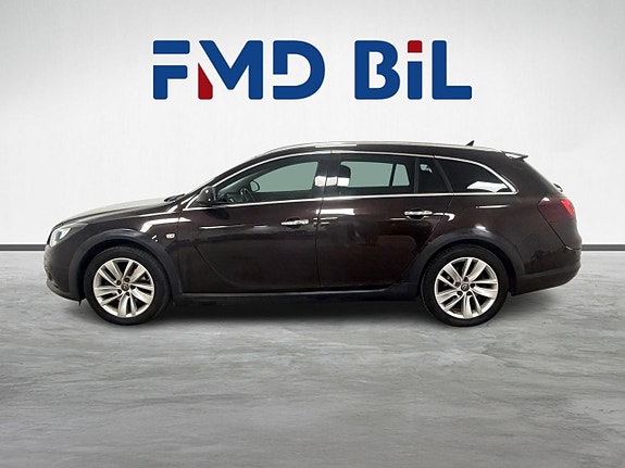 Opel Insignia Country Tourer 2 of 5