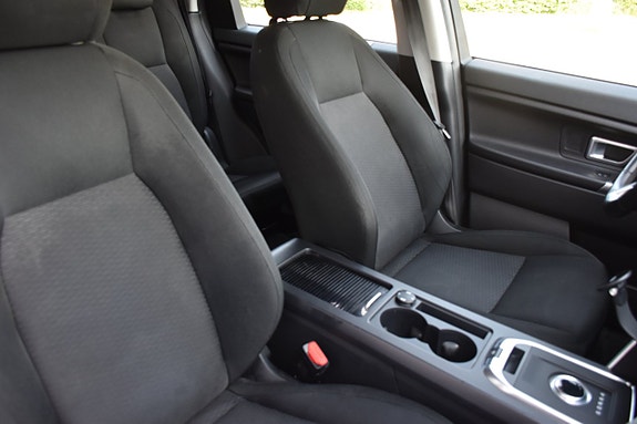 Land Rover Discovery Sport 13 of 15