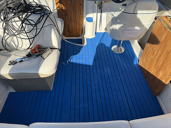 Bayliner 2352 Capri 7 of 7
