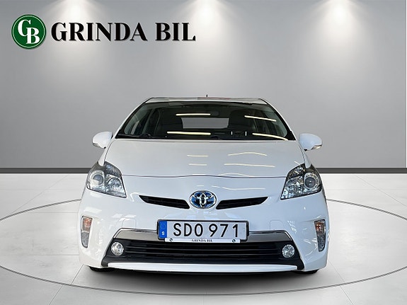 Toyota Prius Plug-in Hybrid 5 of 5