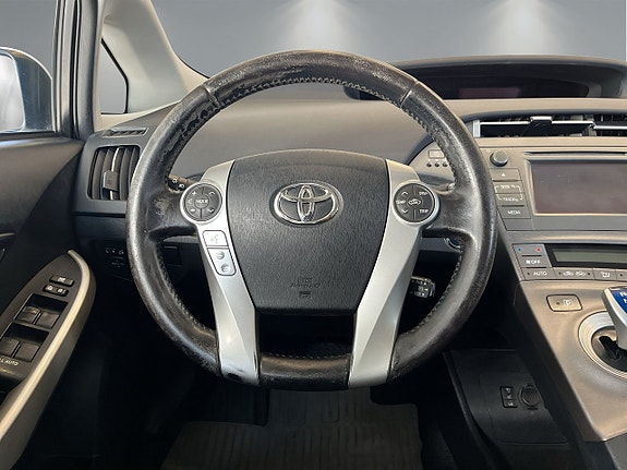 Toyota Prius Plug-in Hybrid 12 of 23