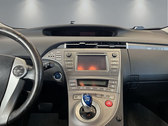 Toyota Prius Plug-in Hybrid 11 of 23