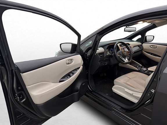 Nissan Leaf 9 of 29