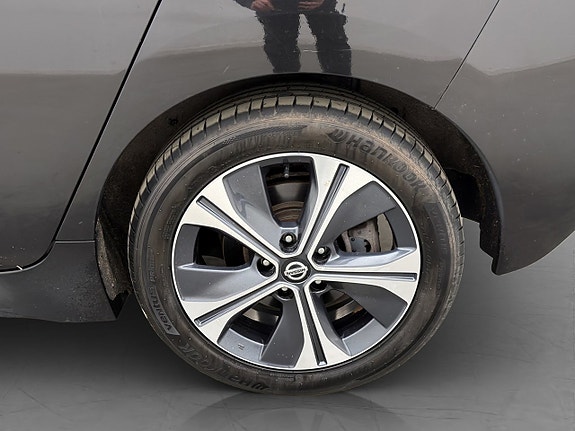 Nissan Leaf 27 of 29