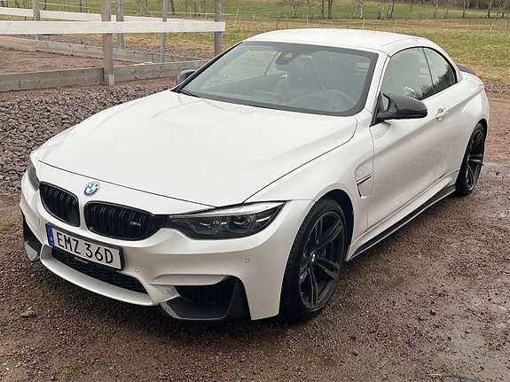 BMW M4 2 of 5